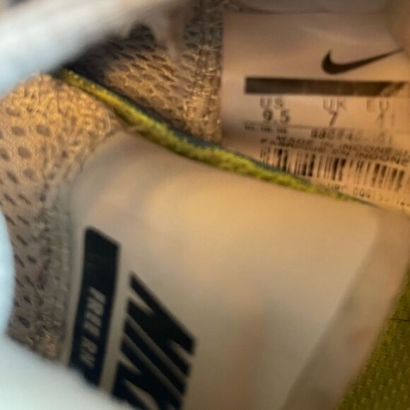 Nike sneakers light gray with black size 9.5 - Picture 6 of 6